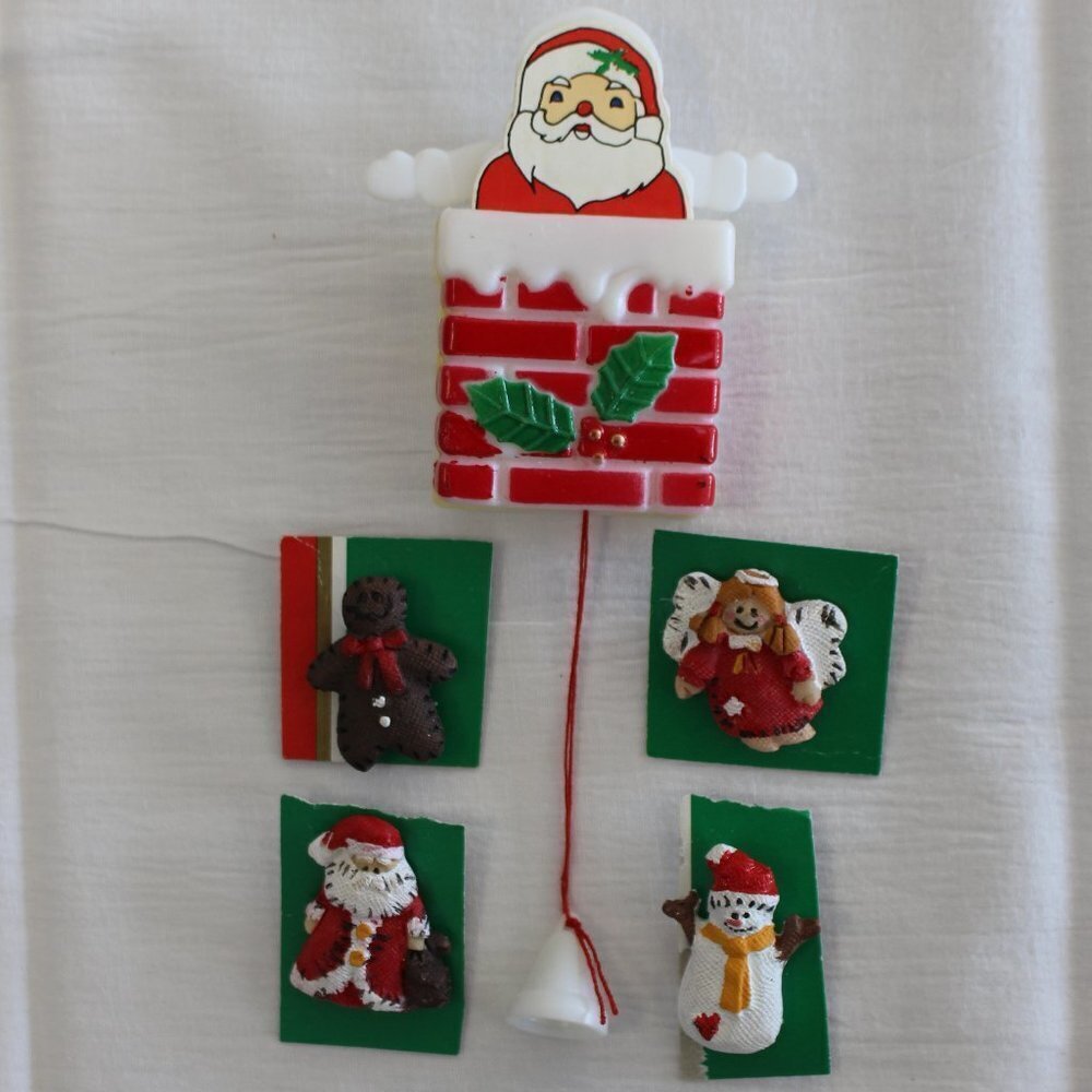Lot of Vintage Christmas Pins Santa Claus Pin Brooch Plastic Jewelry Pop Out